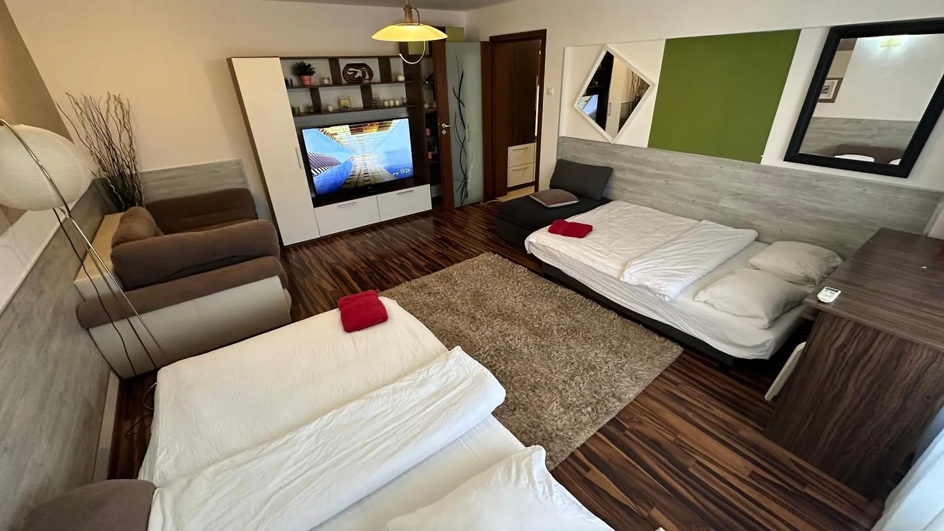 New Green Apartment 64 With Private Parking location